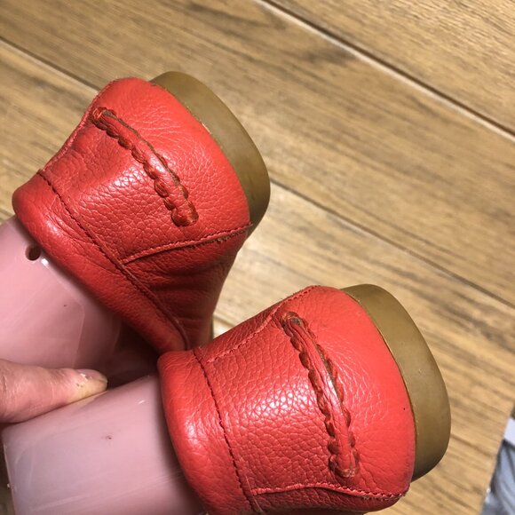Coach women red leather loafers, leather lining, some peelings inside size 9 - Picture 3 of 10